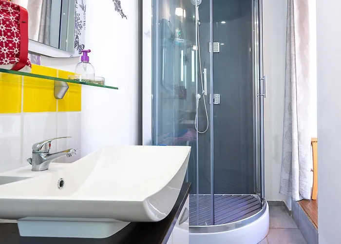 Sous Les Mimosas 2kms Maison d'hôtes 3*