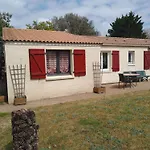 게스트하우스 Sous Les Mimosas 2kms
